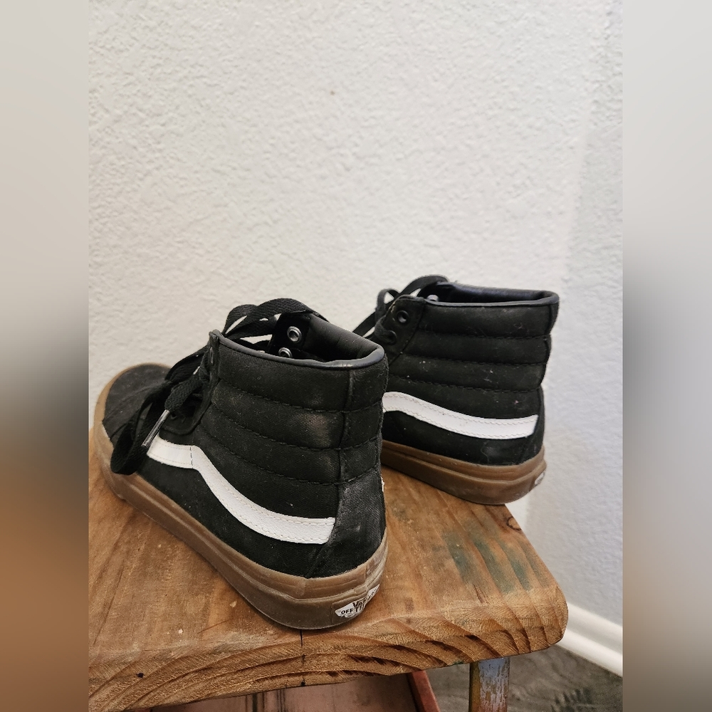 Vans - Picture 3 of 5